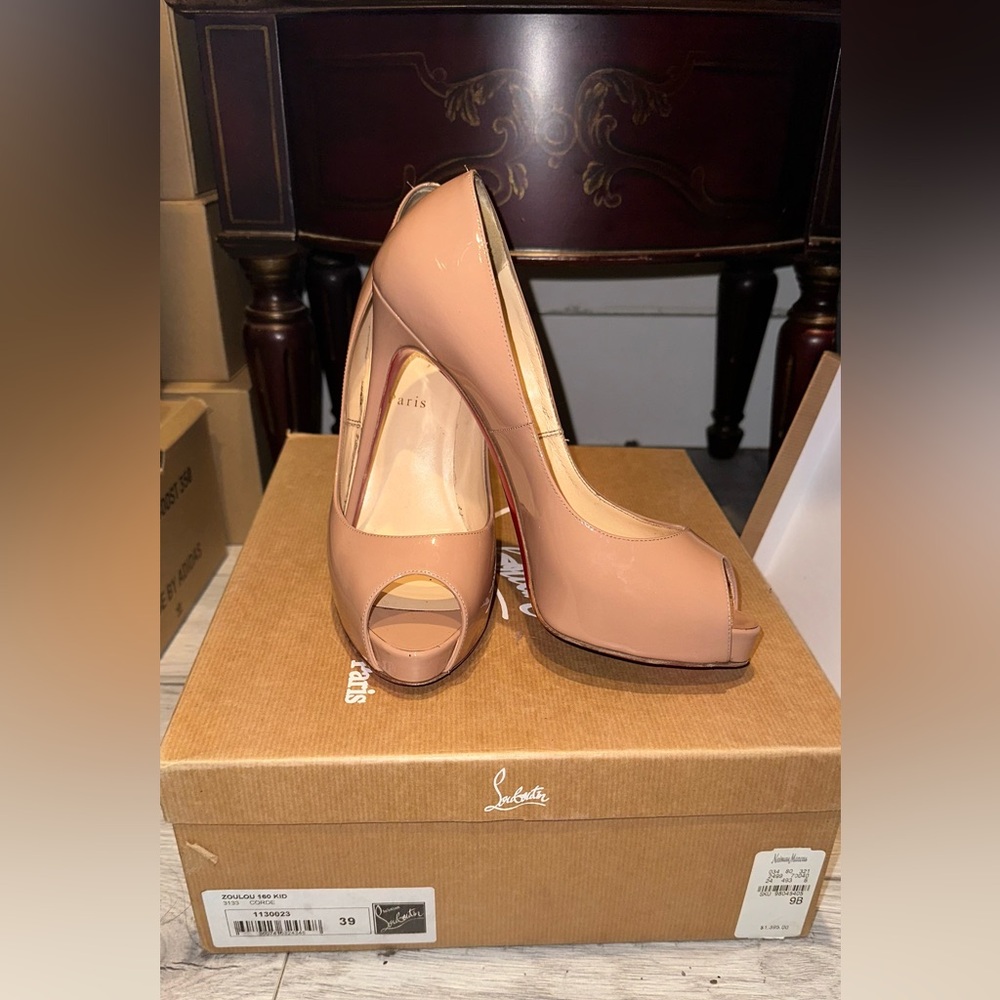 Christian Louboutin Very Privé  size 40 - Picture 13 of 14